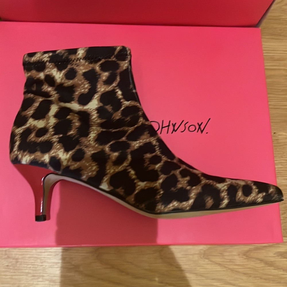 Betsey Johnson Verona Ankle Boots in Leopard Size 8. Never worn still in box.